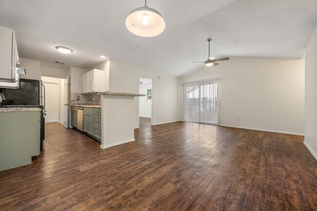 Foto del edificio - 7907 West Gate Blvd