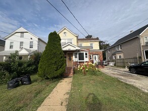 Building Photo - 119 7th Ave