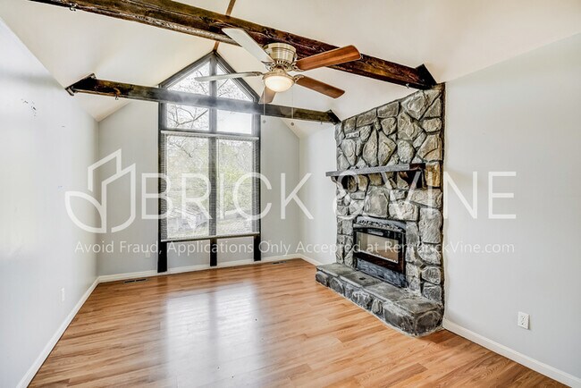 Foto del edificio - 851 25th Ave NE