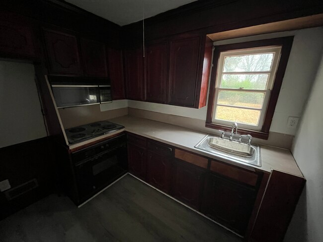 Foto del edificio - 754 Raymond Rd