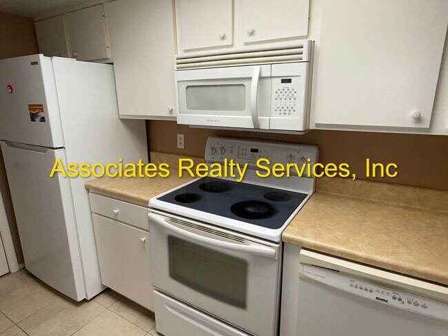Foto del edificio - TWO WEEKS FREE, IMMEDIATE MOVE IN! 2-Bedro...