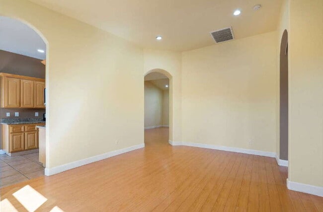 Photo - 2621 Mysin Way House