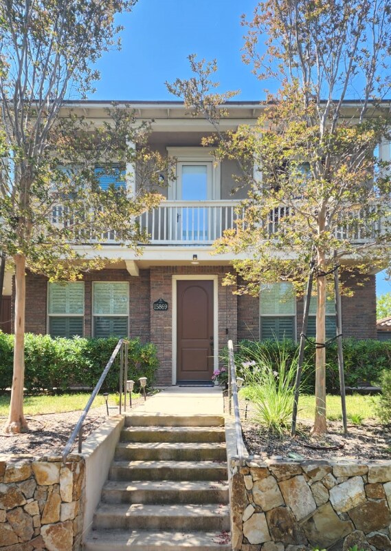 Building Photo - 15869 Paseo Del Sur