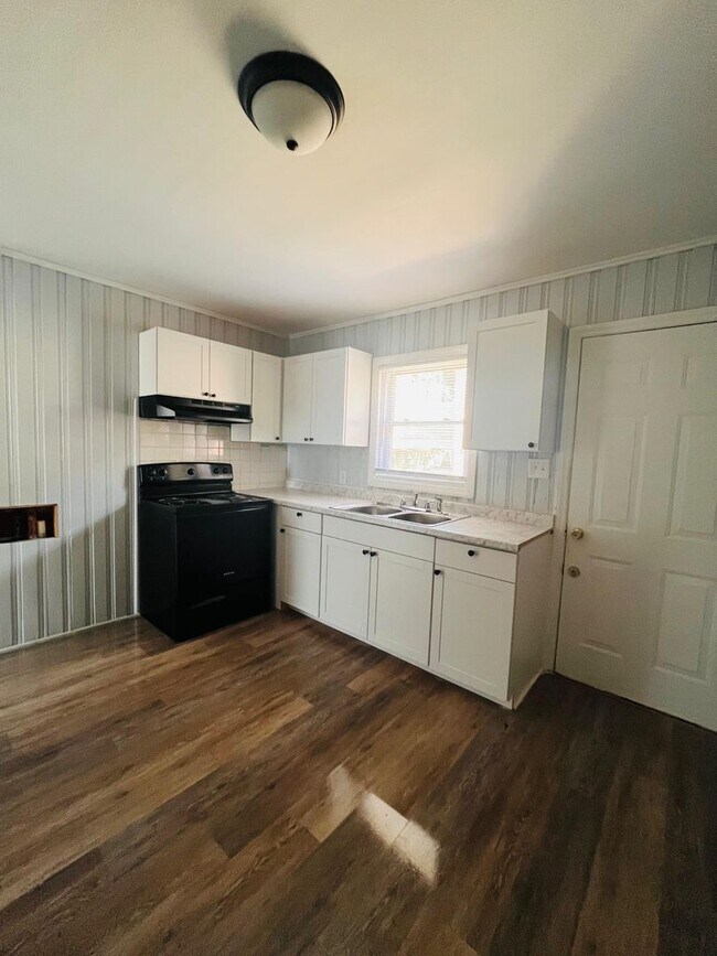 Photo - Nice Two Bedroom Duplex House