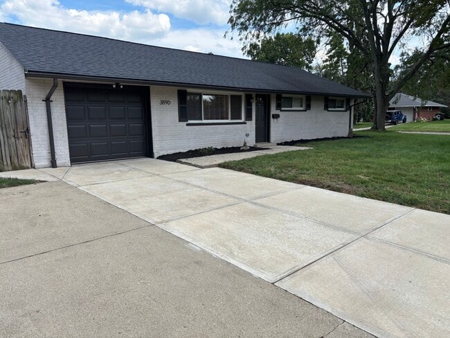 Building Photo - 3890 Endover Rd