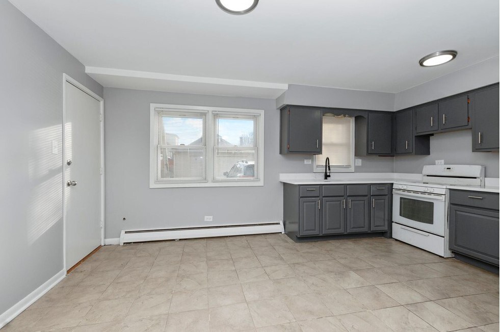 Foto principal - 3939-41 W 63rd St. Chicago IL
