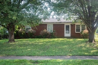 Building Photo - 848 Kingsway Dr