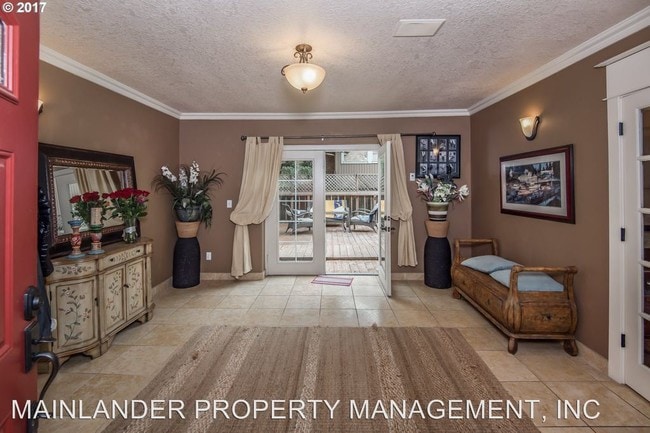 Building Photo - 17014 SW Rivendell Dr
