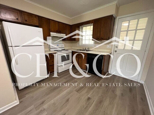 Building Photo - Adorable 2 bedroom 1 bathroom duplex now available in Inman!