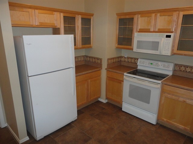 Building Photo - 3002 N 130th Ave