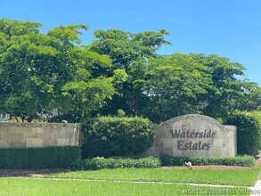 Building Photo - 2370 Waterside Dr