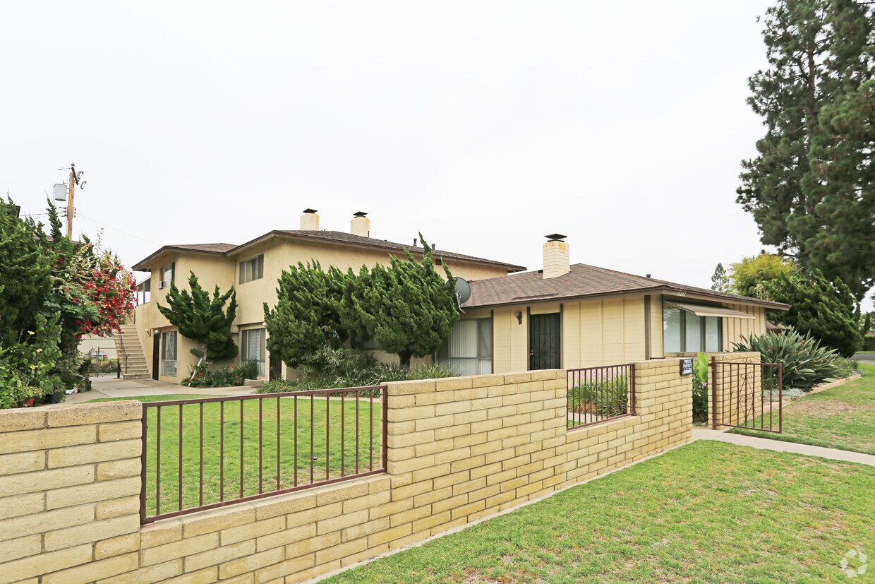 Foto principal - 13282 Fletcher St