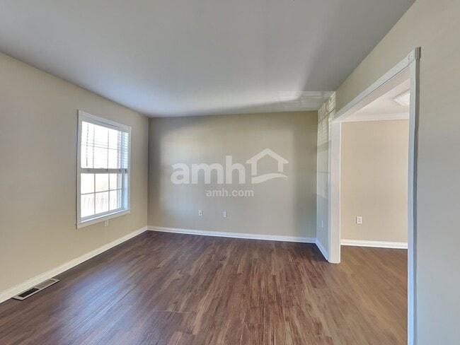 Building Photo - 1836 Clearbrook Dr