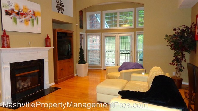 Building Photo - 3 br, 2.5 bath House - 3738 Homeland Dr.