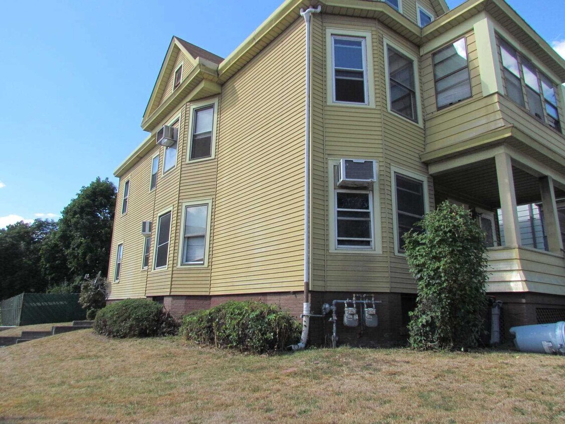 20 Innis Ave Unit 2, Poughkeepsie, NY 12601 Room for Rent in