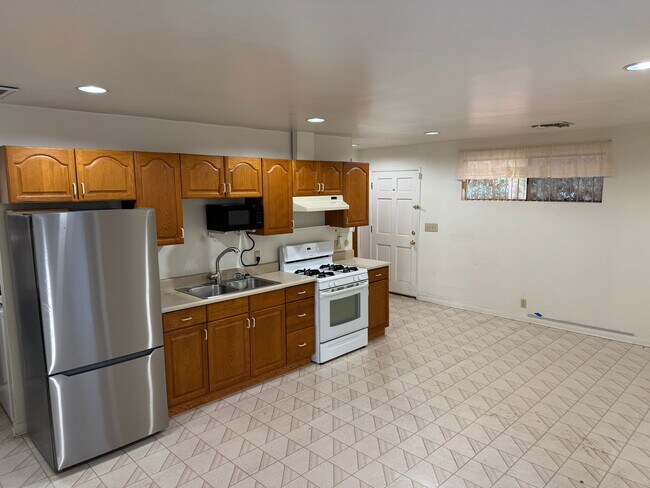 Foto del edificio - 10201 Oak Park Ave