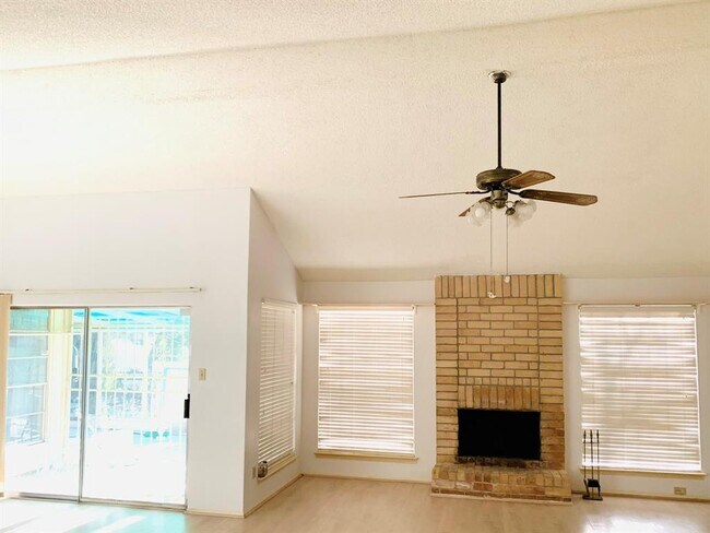 Building Photo - 12215 Tambourine Dr