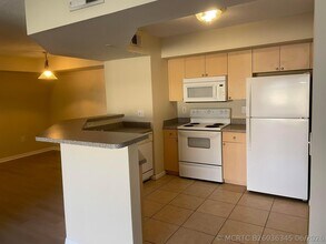 Building Photo - 3605 NW Adriatic Ln