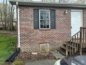 Building Photo - 1909 Cherokee Rd