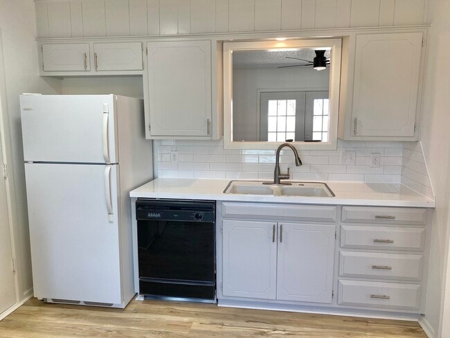 Building Photo - 2128 74th St