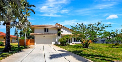 Building Photo - 4517 NW 5th Ave