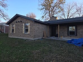 Building Photo - 428 Jeffrey Ln