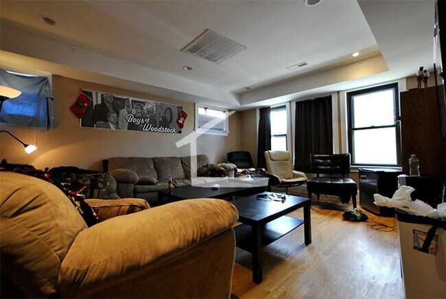 Foto del edificio - 39 Woodstock Ave