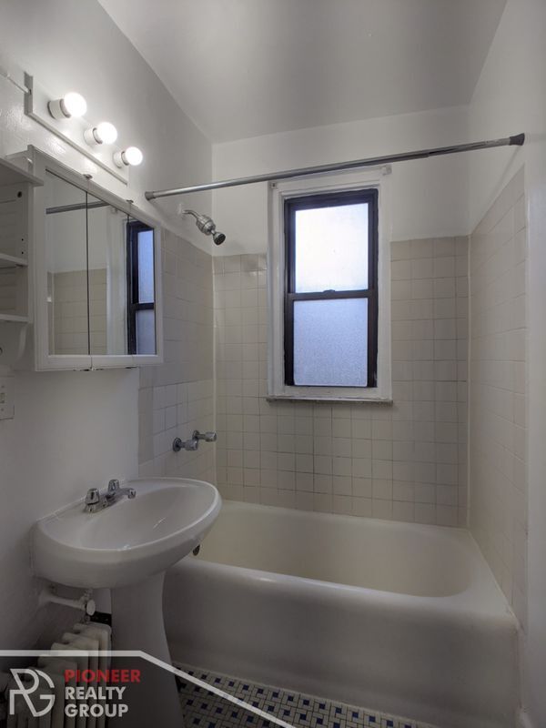 Foto del edificio - 3831 N Fremont St