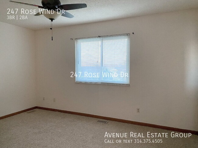 Building Photo - 247 Rosewind Dr