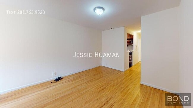 Building Photo - 1570 1st Ave