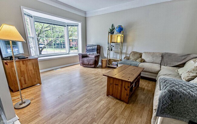 Building Photo - 4 br, 3.5 bath House - 4915 Carriagepark Rd