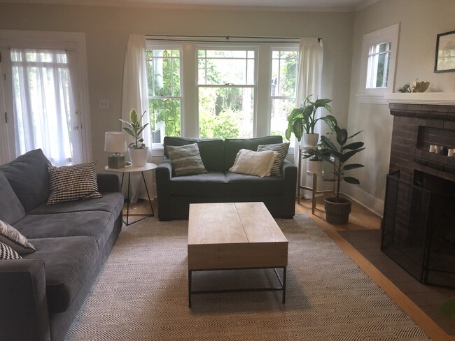 Foto del edificio - 5329 9th Ave NE