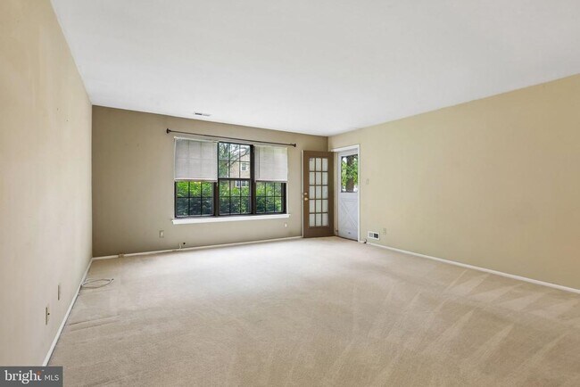 Foto del edificio - 253 Everly Ct