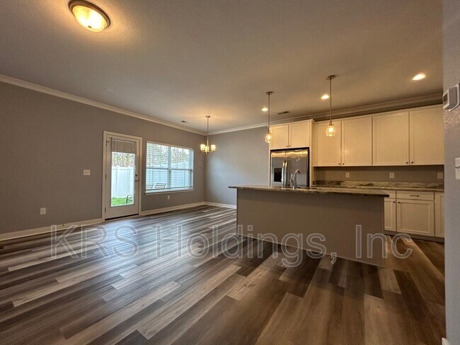 Building Photo - 4724 Kilby Dr