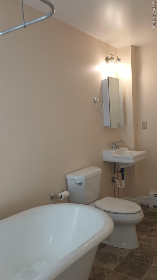 Foto del edificio - 70 Academy Ave