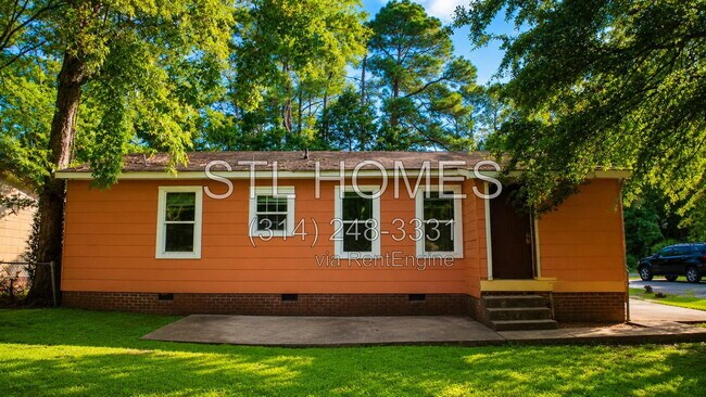 Building Photo - 314 Clubview Dr