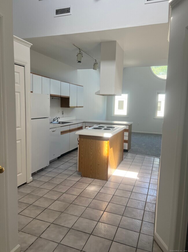 1701C2 Post Rd W Unit C2, Westport, CT 06880 Condo for Rent in