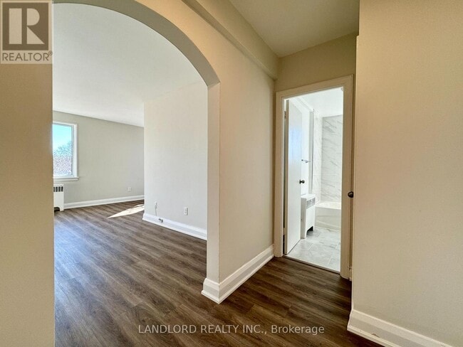 Building Photo - 36 Wood Glen Rd