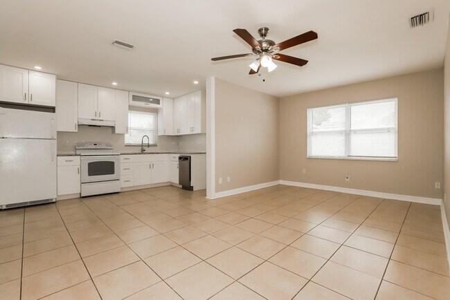 Foto del edificio - 779 Lynndale St N