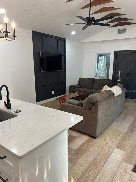 Building Photo - 311 E Floribraska Ave