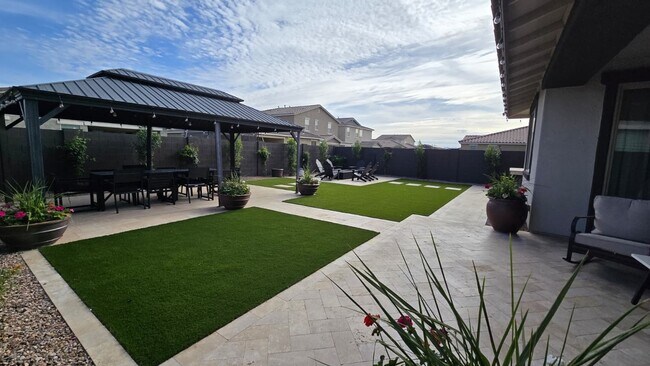 Foto del edificio - 5717 N 108th Ave