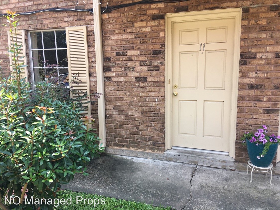 Primary Photo - 2 br, 1.5 bath House - 4101 Delaware Ave. #11