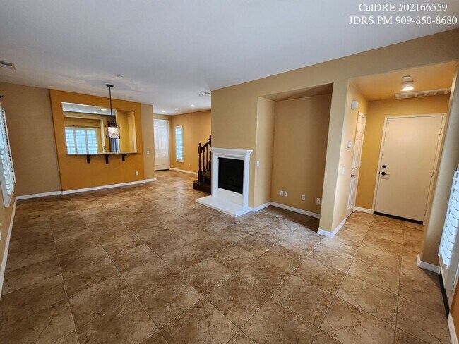 Foto del edificio - Riverside 3 Bedroom Home in Gated Community