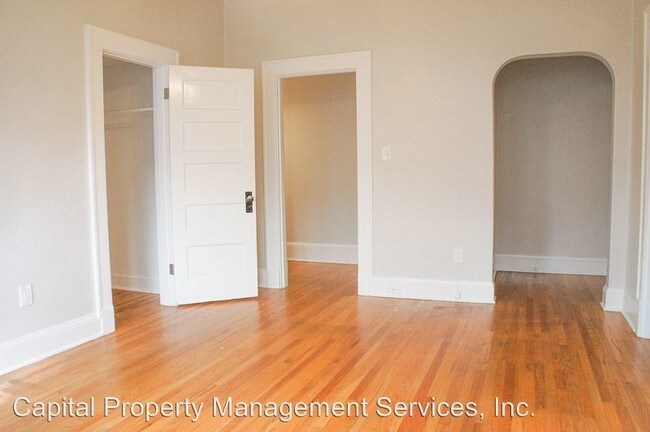 Building Photo - 1625 SE Madison St