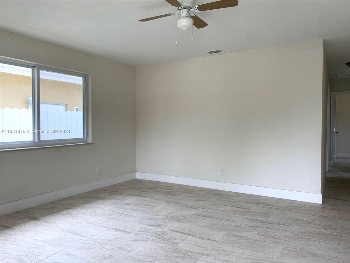 Primary Photo - 2950 NW 7th Ct