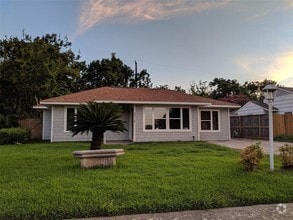 Building Photo - 3710 Zephyr St