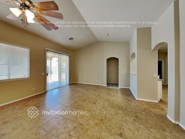 Foto del edificio - 16223 W Jefferson St