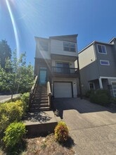 Building Photo - 7549 SW Steinbach Ter