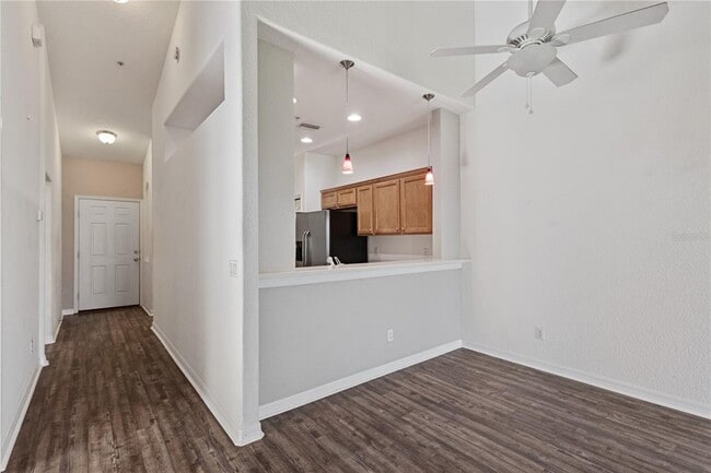 Foto del edificio - 819 Fairwaycove Ln