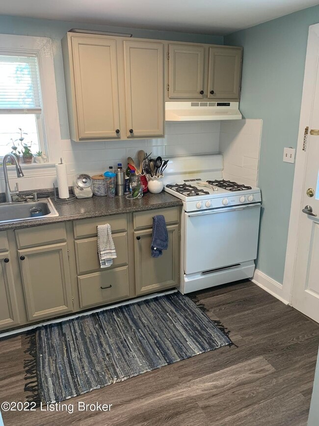 Building Photo - 501 Wallace Ave